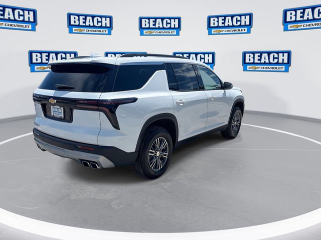Used 2025 Chevrolet Traverse LT FWD image 8