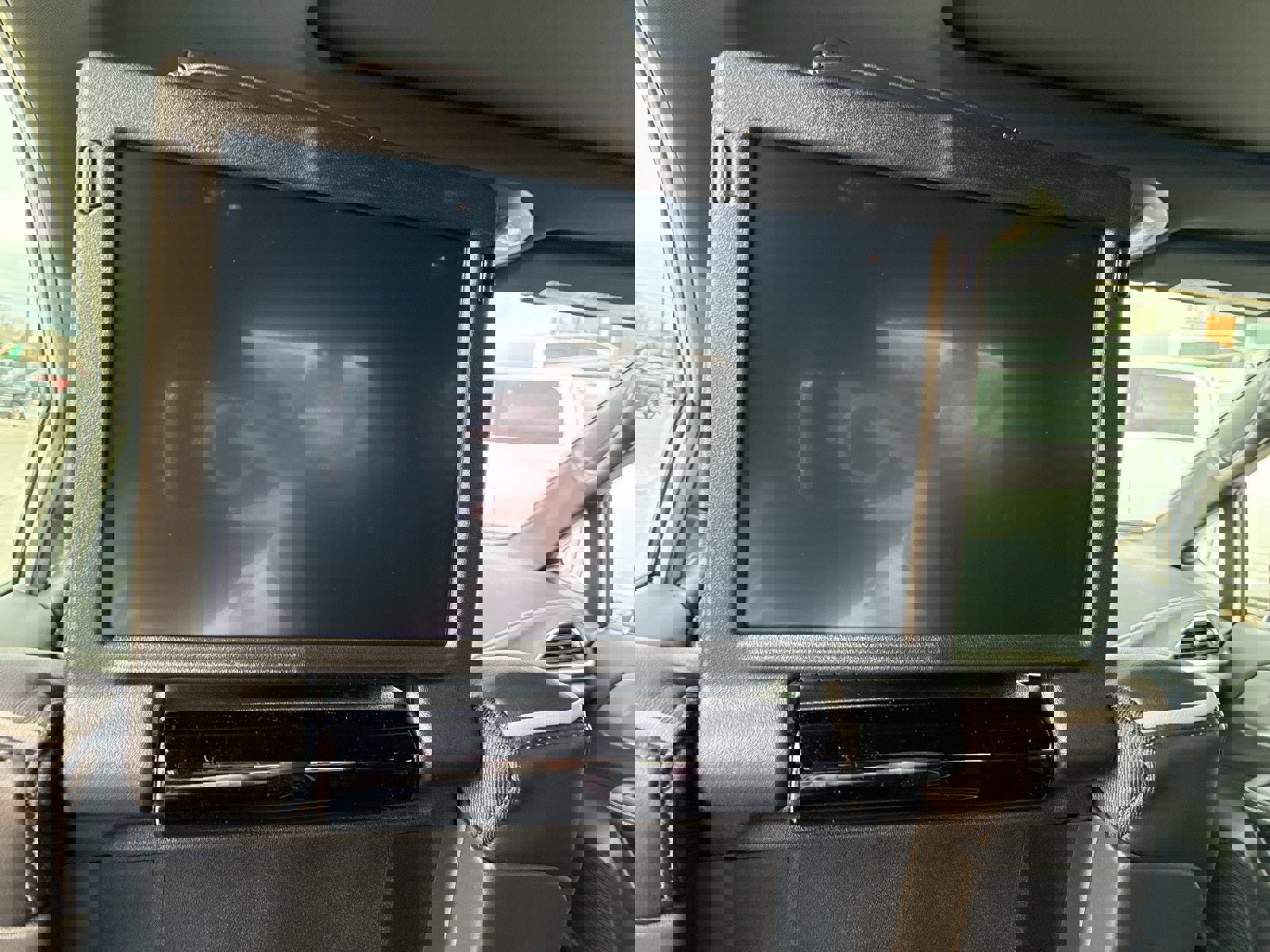 New 2026 Chrysler Pacifica Limited w/ Uconnect Theater Family Group image 19