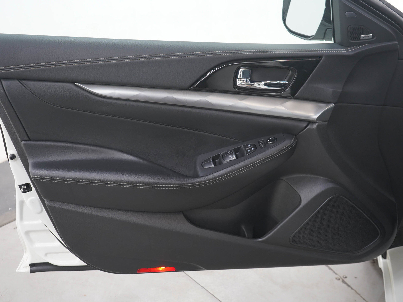 Used 2023 Nissan Maxima SL FWD image 19