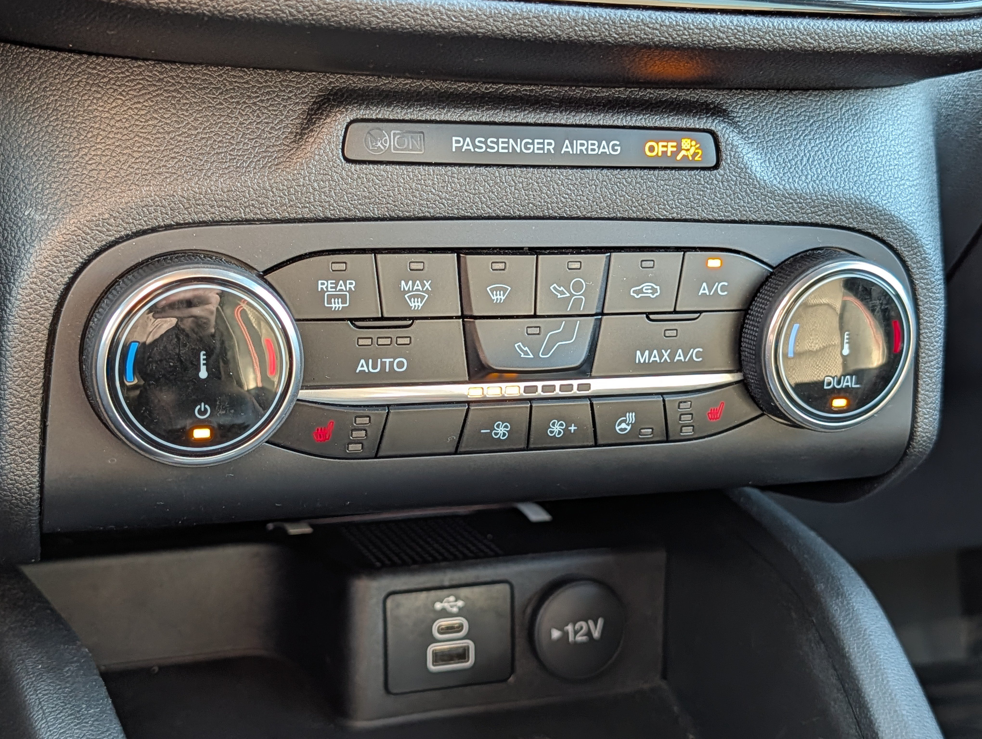 Used 2025 Ford Escape ST-Line Select AWD/4WD image 23