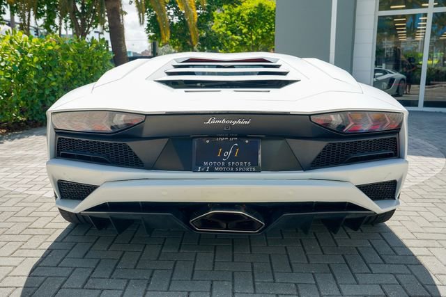 Used 2018 Lamborghini Aventador S AWD/4WD image 24