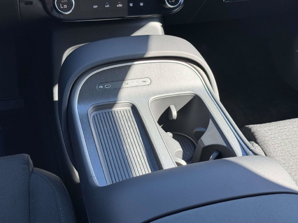 New 2027 Hyundai Palisade SE FWD image 21
