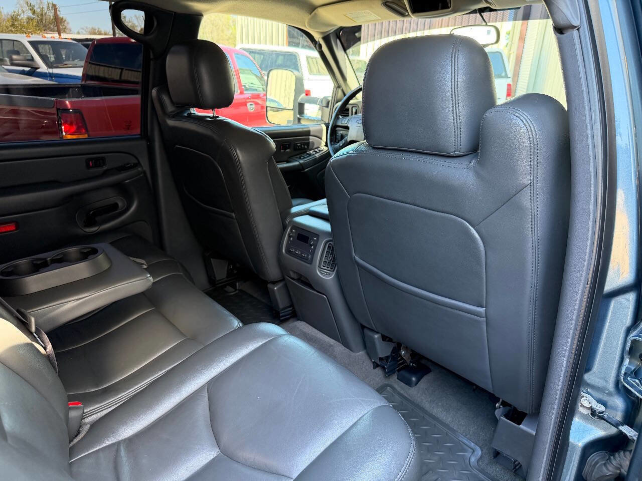 Used 2007 Chevrolet Silverado 2500 LT w/ Heavy-Duty Power Package image 76