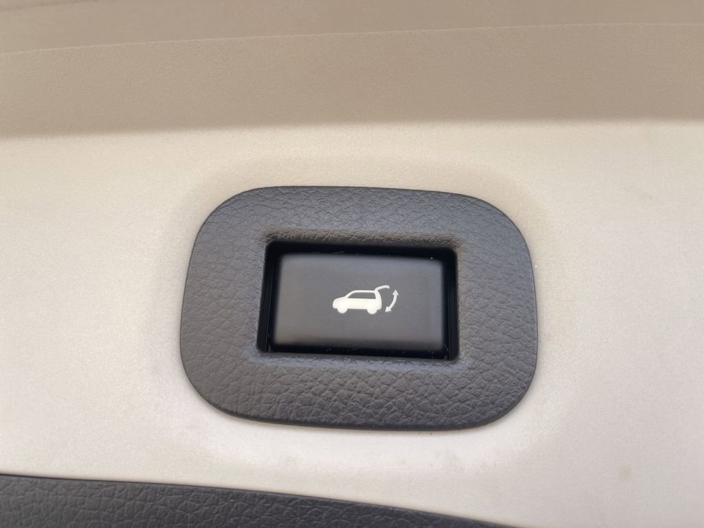 Used 2017 Nissan Rogue SL w/ SL Premium Package image 6