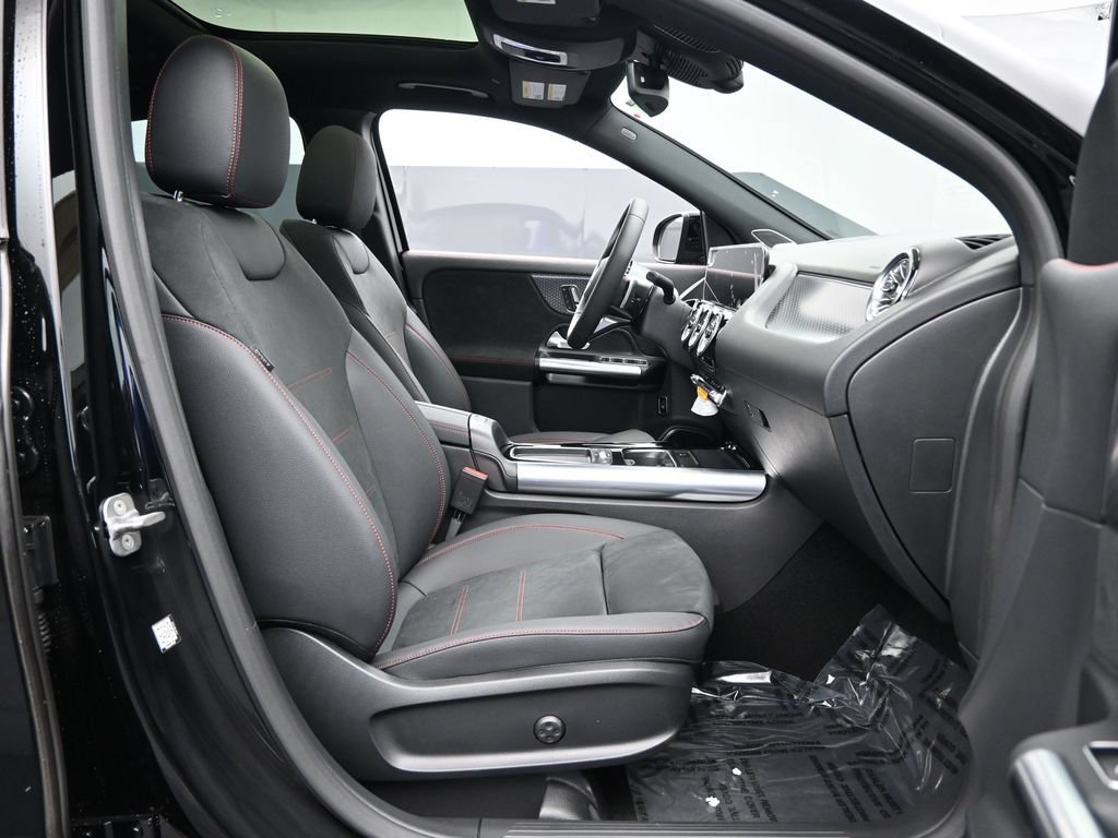 New 2025 Mercedes-Benz GLA 250 4MATIC image 29