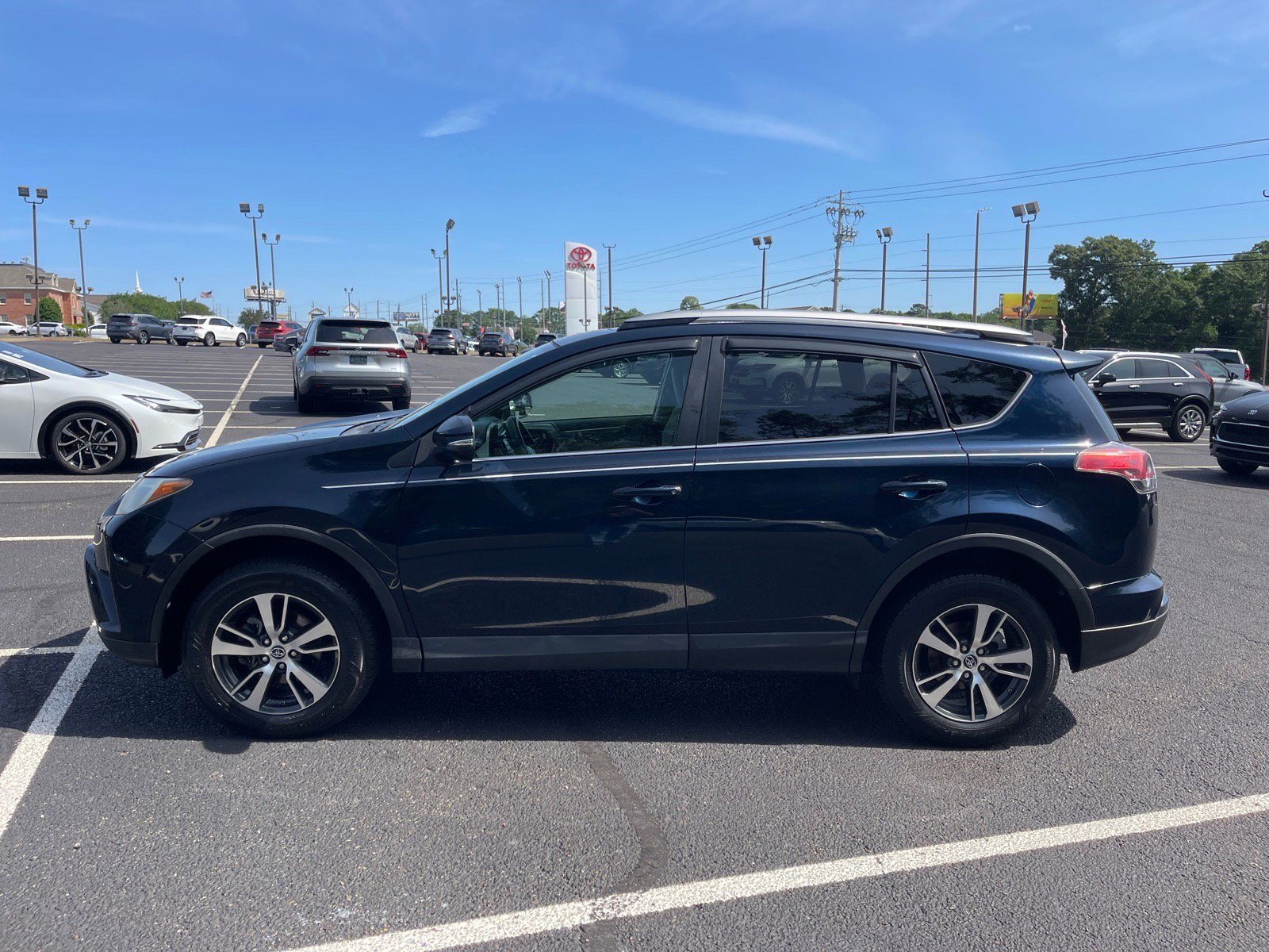 Used 2017 Toyota RAV4 XLE w/ Plus Special Value Package FWD image 13