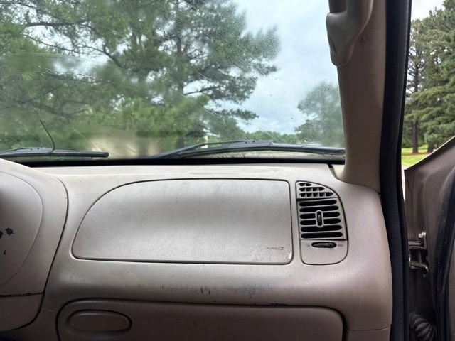 Used 2002 Ford Expedition XLT RWD image 29