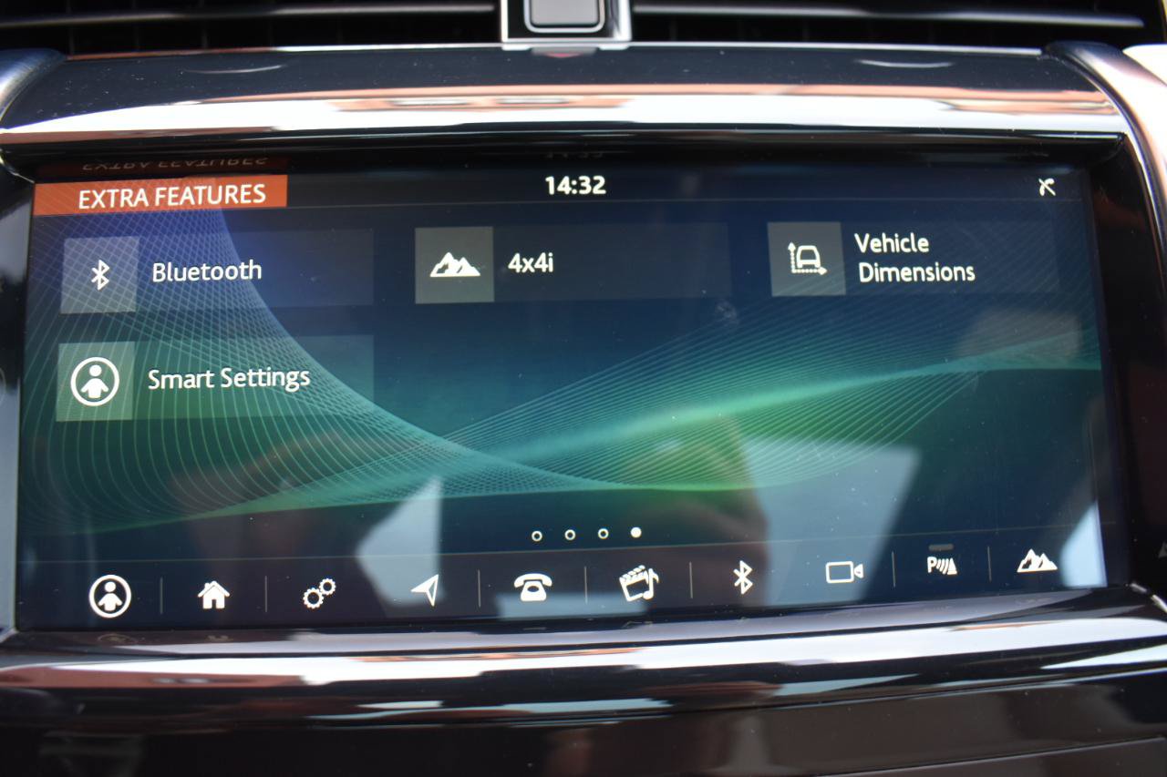 Used 2020 Land Rover Discovery Sport SE AWD/4WD image 29