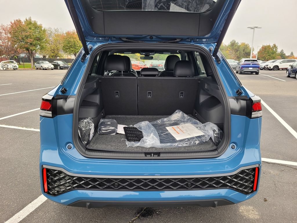 New 2026 Volkswagen Tiguan SE R-Line FWD image 27