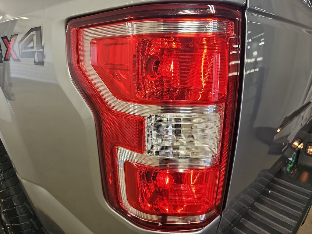 Used 2020 Ford F150 XLT w/ Equipment Group 302A Luxury AWD/4WD image 38