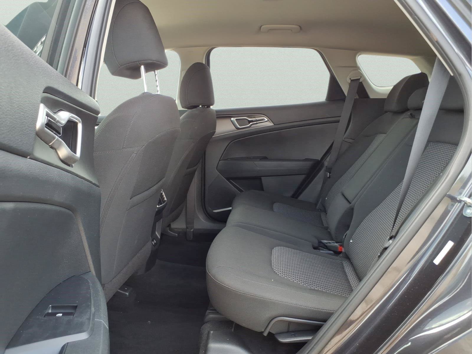 Used 2026 Kia Sportage LX FWD image 11