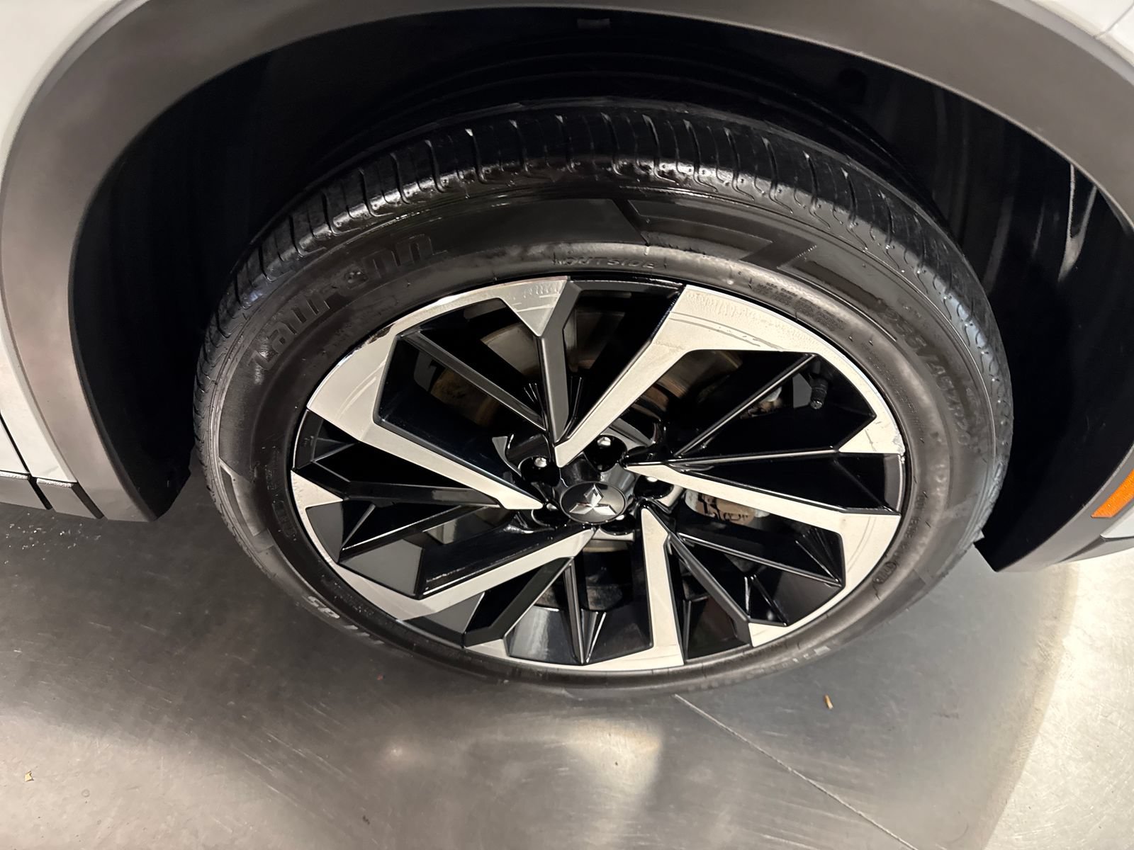 Used 2023 Mitsubishi Outlander SE AWD/4WD image 9