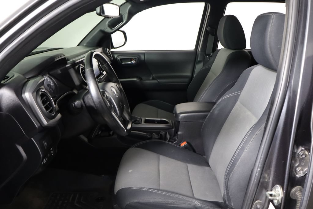 Used 2020 Toyota Tacoma TRD Sport AWD/4WD image 14