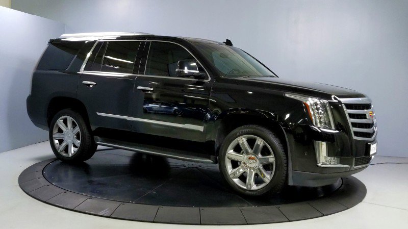 Used 2018 Cadillac Escalade Luxury image 1