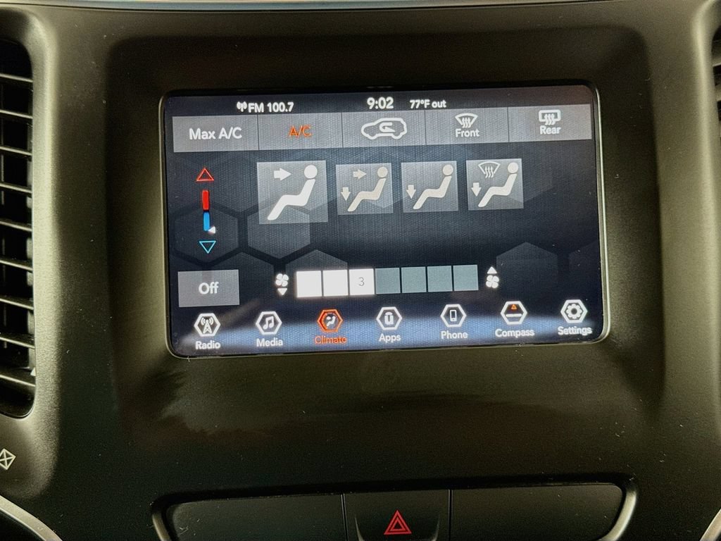 Used 2019 Jeep Cherokee Latitude w/ Popular Appearance Group FWD image 15