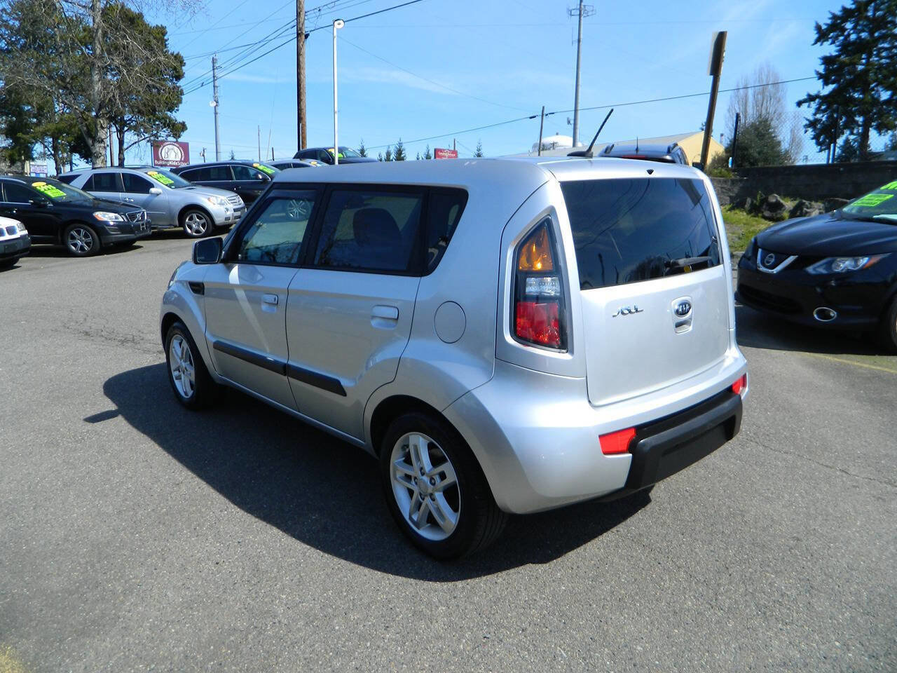 Used 2010 Kia Soul + image 6