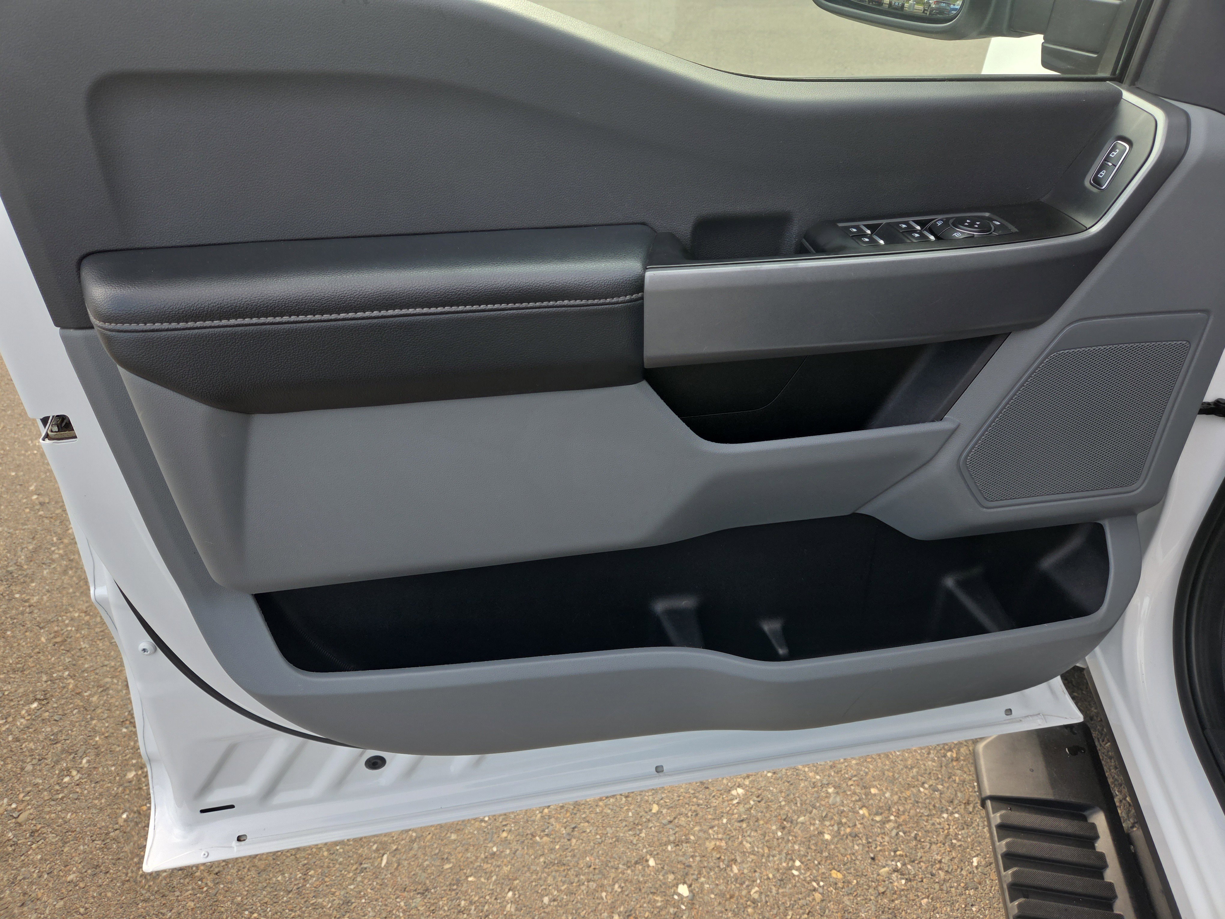 Used 2024 Ford F350 XLT image 11