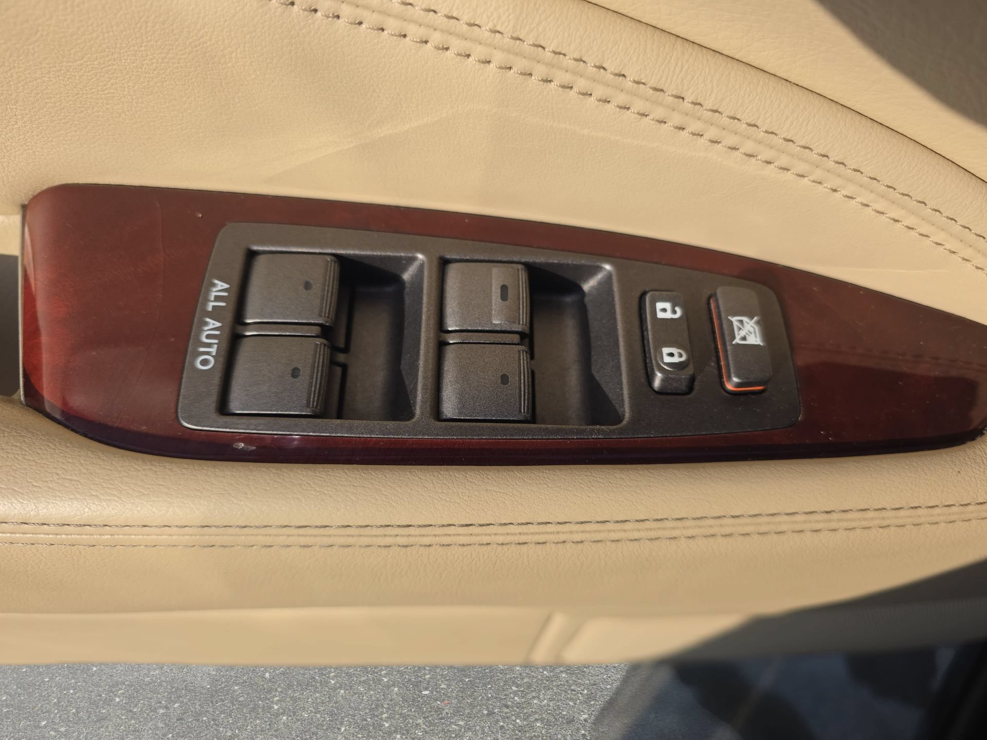 Used 2007 Lexus LS 460 L w/ Luxury Pkg RWD image 27