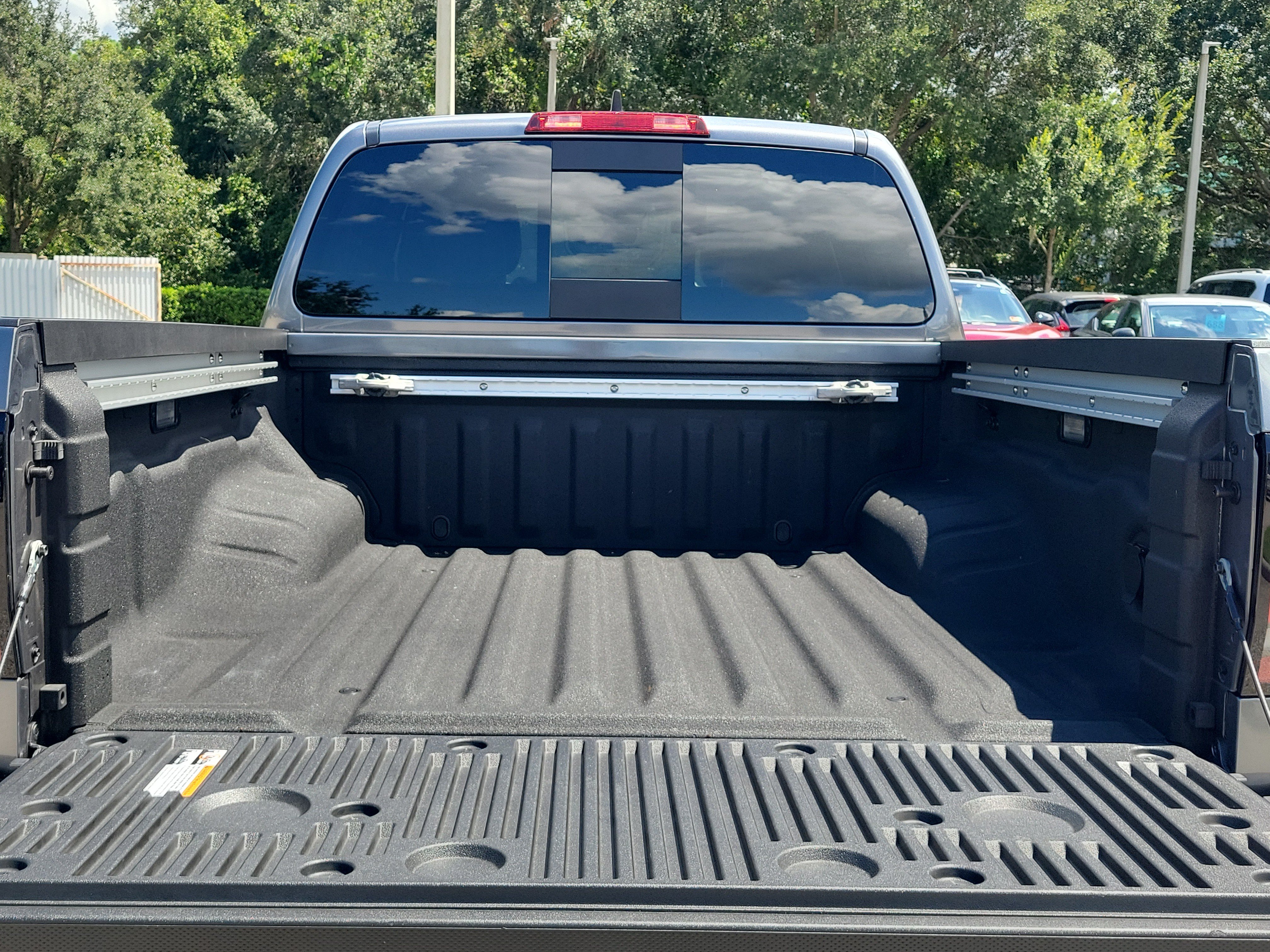 Certified 2025 Nissan Frontier PRO-4X w/ Pro Premium Package AWD/4WD image 11