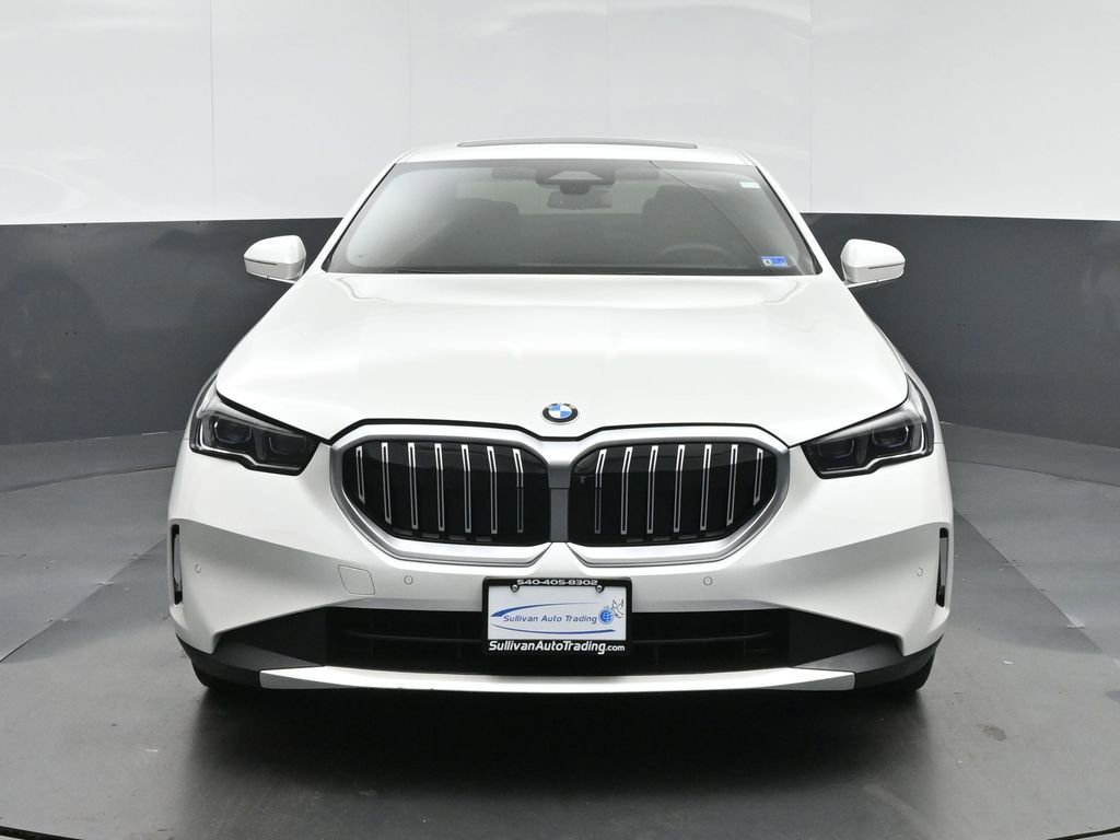 Used 2026 BMW 530i RWD image 2
