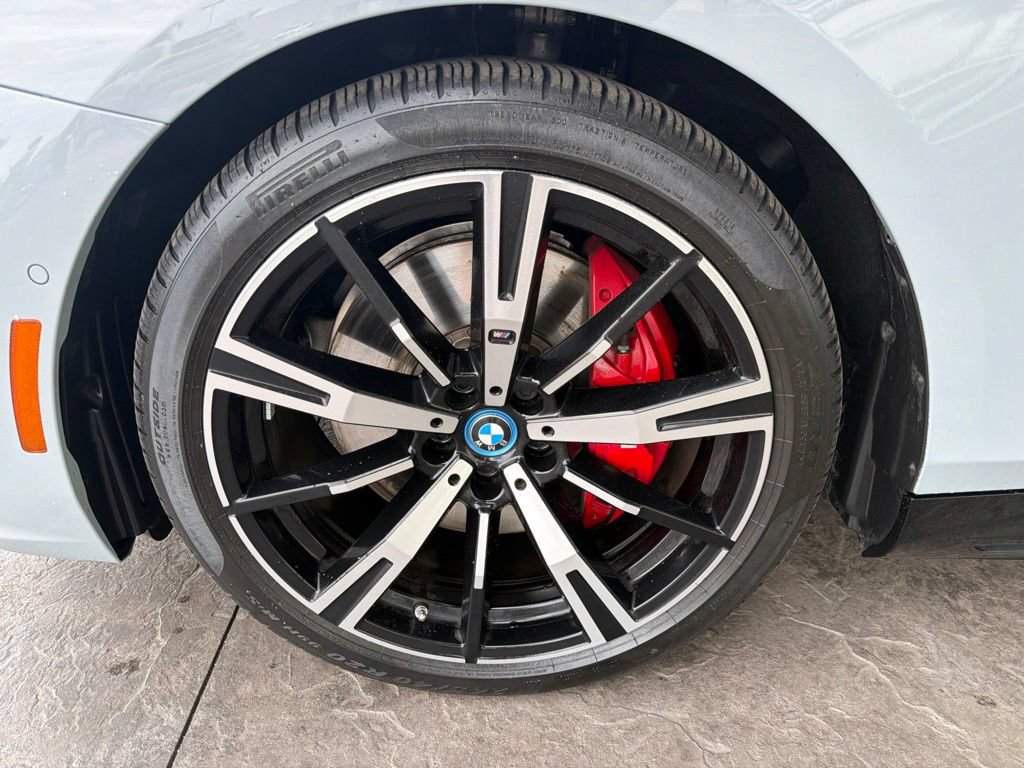 Used 2024 BMW i5 M60 w/ Premium Package AWD/4WD image 5