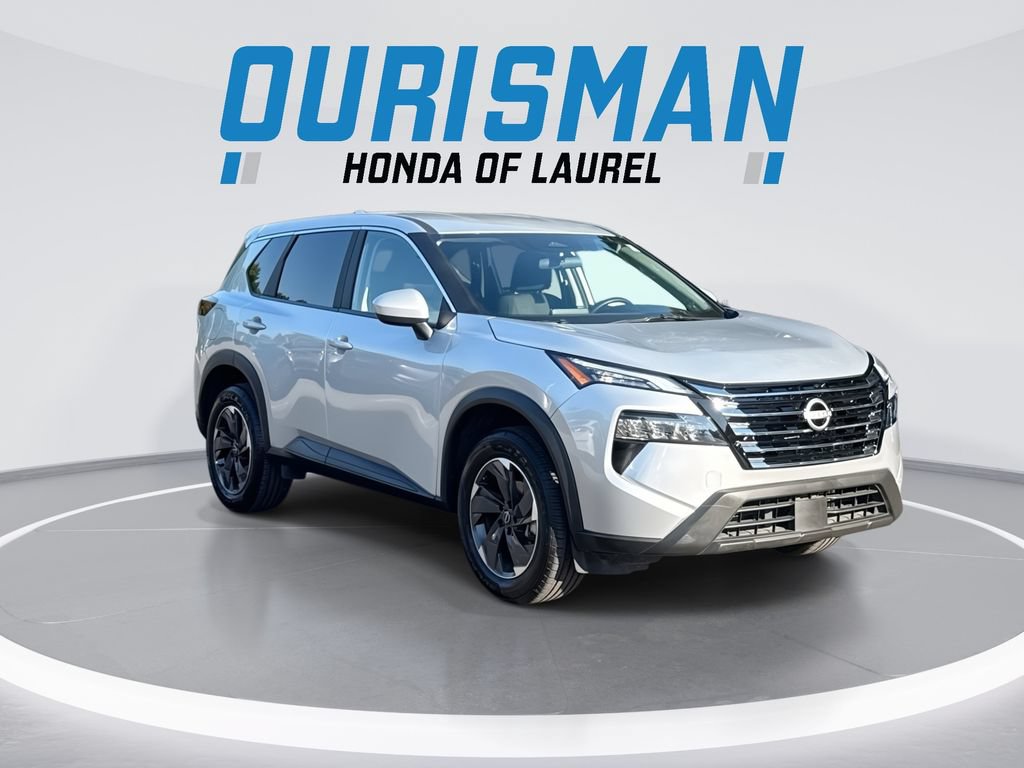 Used 2025 Nissan Rogue SV AWD/4WD image 2