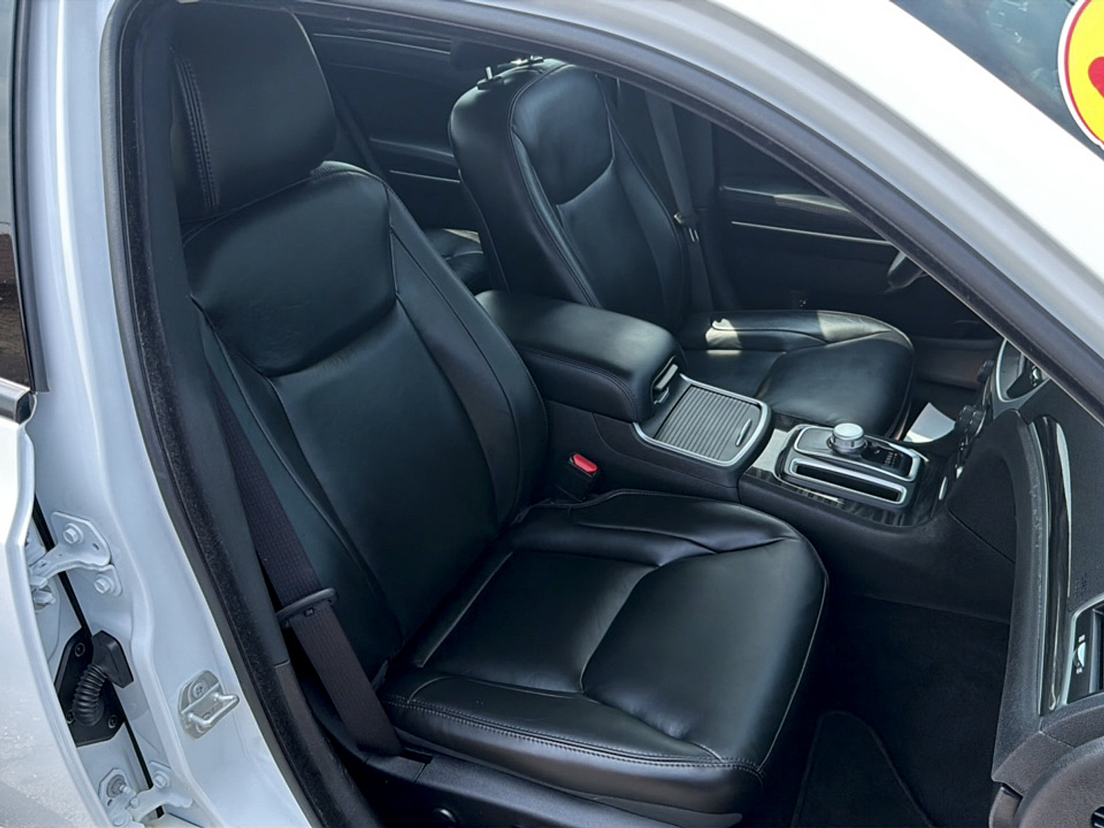 Used 2022 Chrysler 300 Touring L w/ Popular Equipment Group AWD/4WD image 8