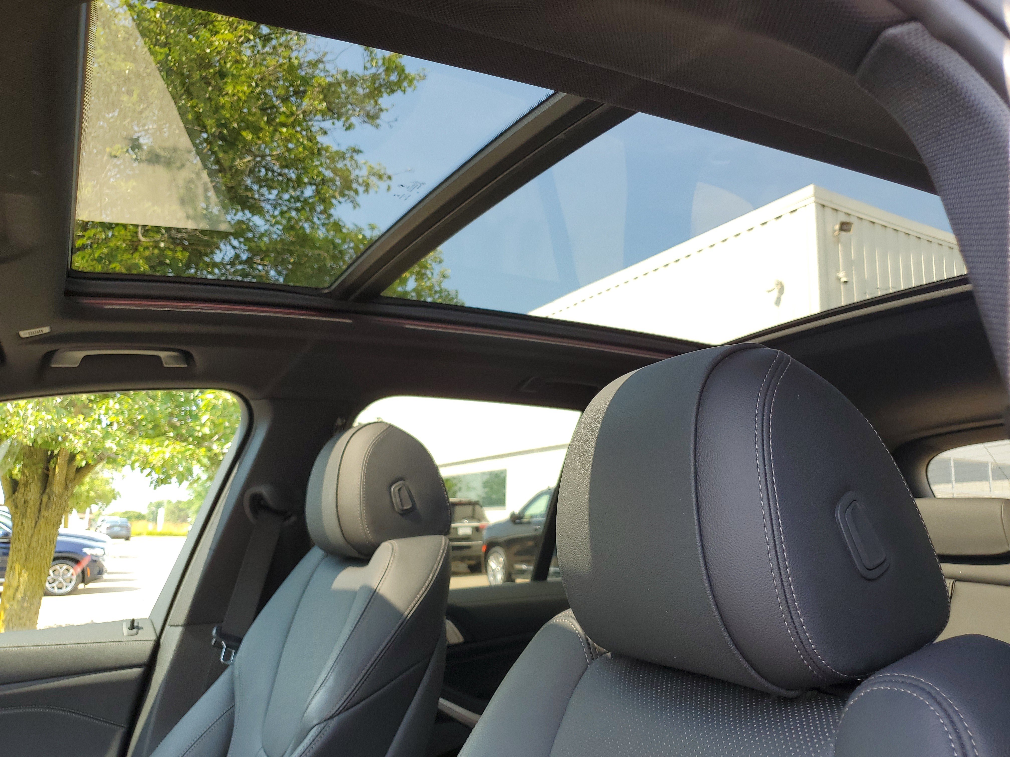 Used 2021 BMW X5 xDrive40i w/ M Sport Package AWD/4WD image 6