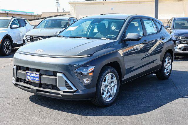 New 2027 Hyundai Kona SE FWD image 3