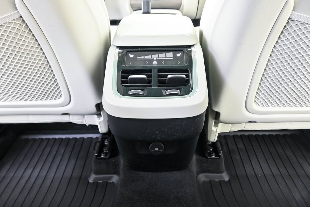 Certified 2024 Volvo XC90 B5 Plus w/ Protection Package Premier AWD/4WD image 21