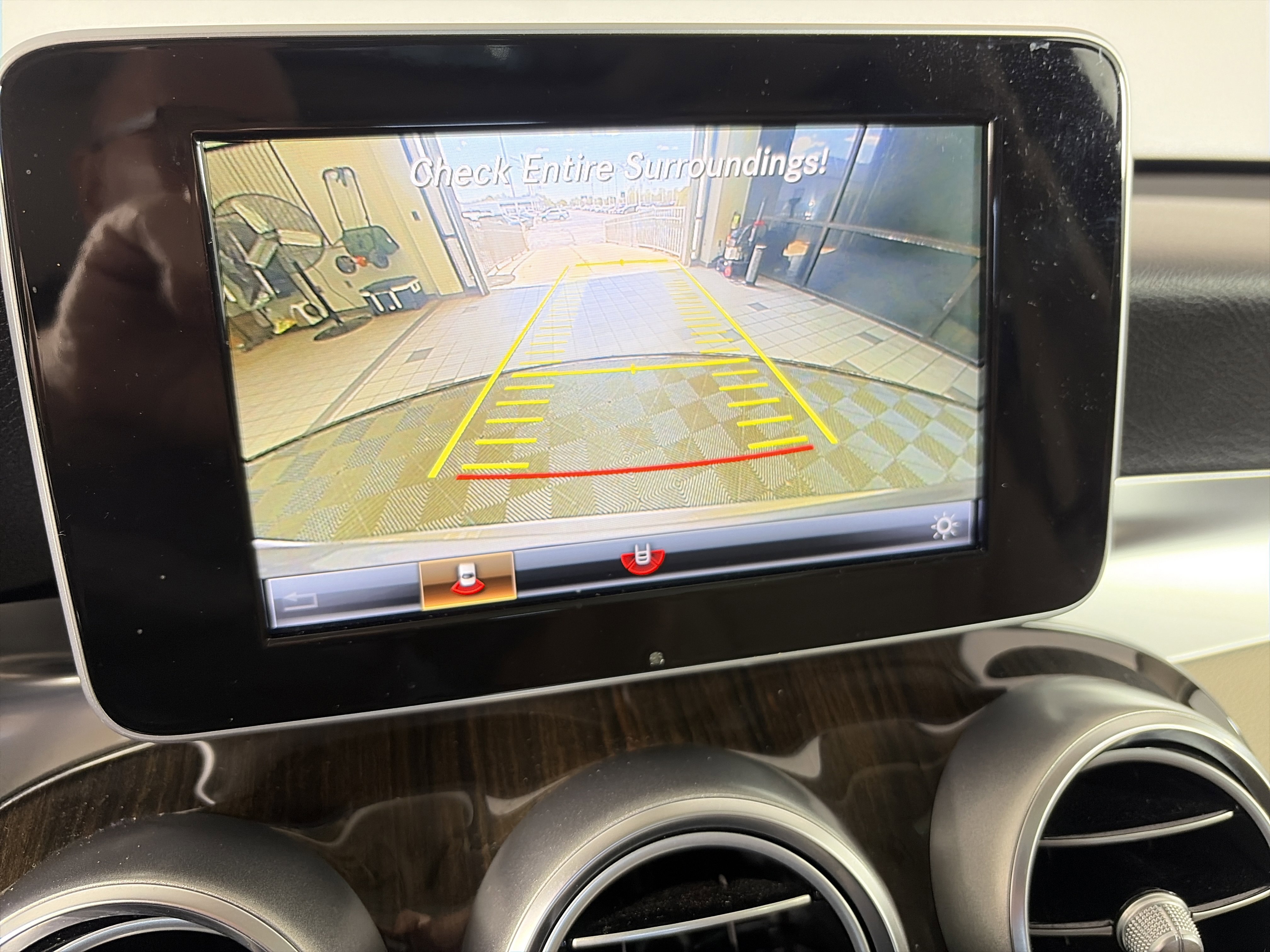 Used 2019 Mercedes-Benz GLC 300 4MATIC image 24