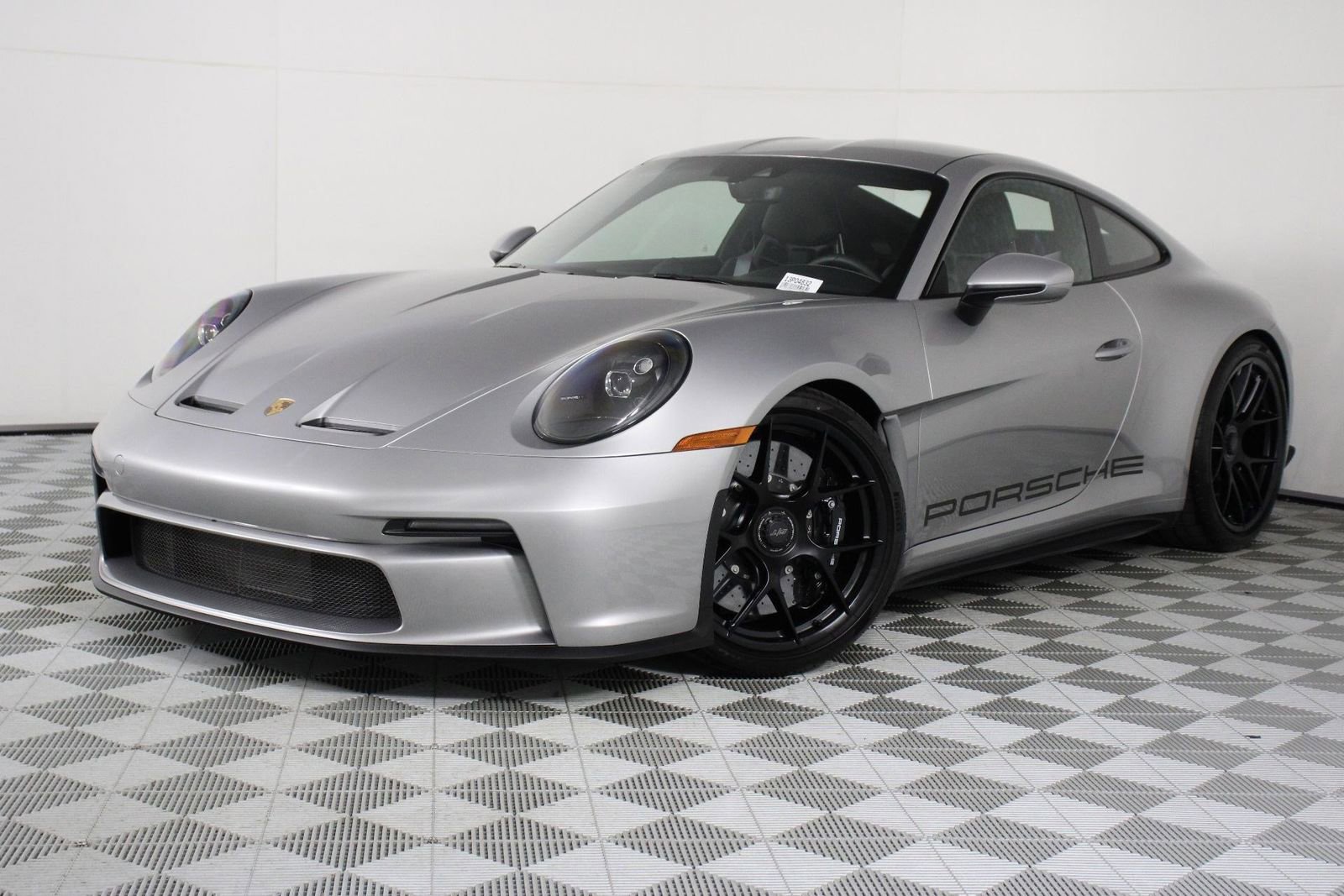 Certified 2024 Porsche 911 GT3 RS RWD image 32
