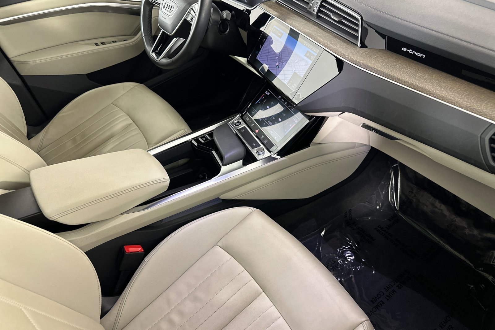 Certified 2023 Audi e-tron Premium w/ Convenience Plus Package AWD/4WD image 15