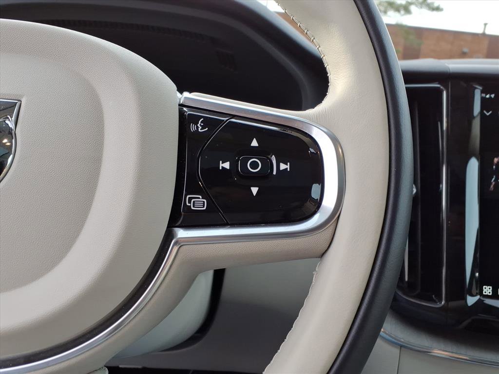 Certified 2023 Volvo XC60 B5 Plus w/ Climate Package image 26