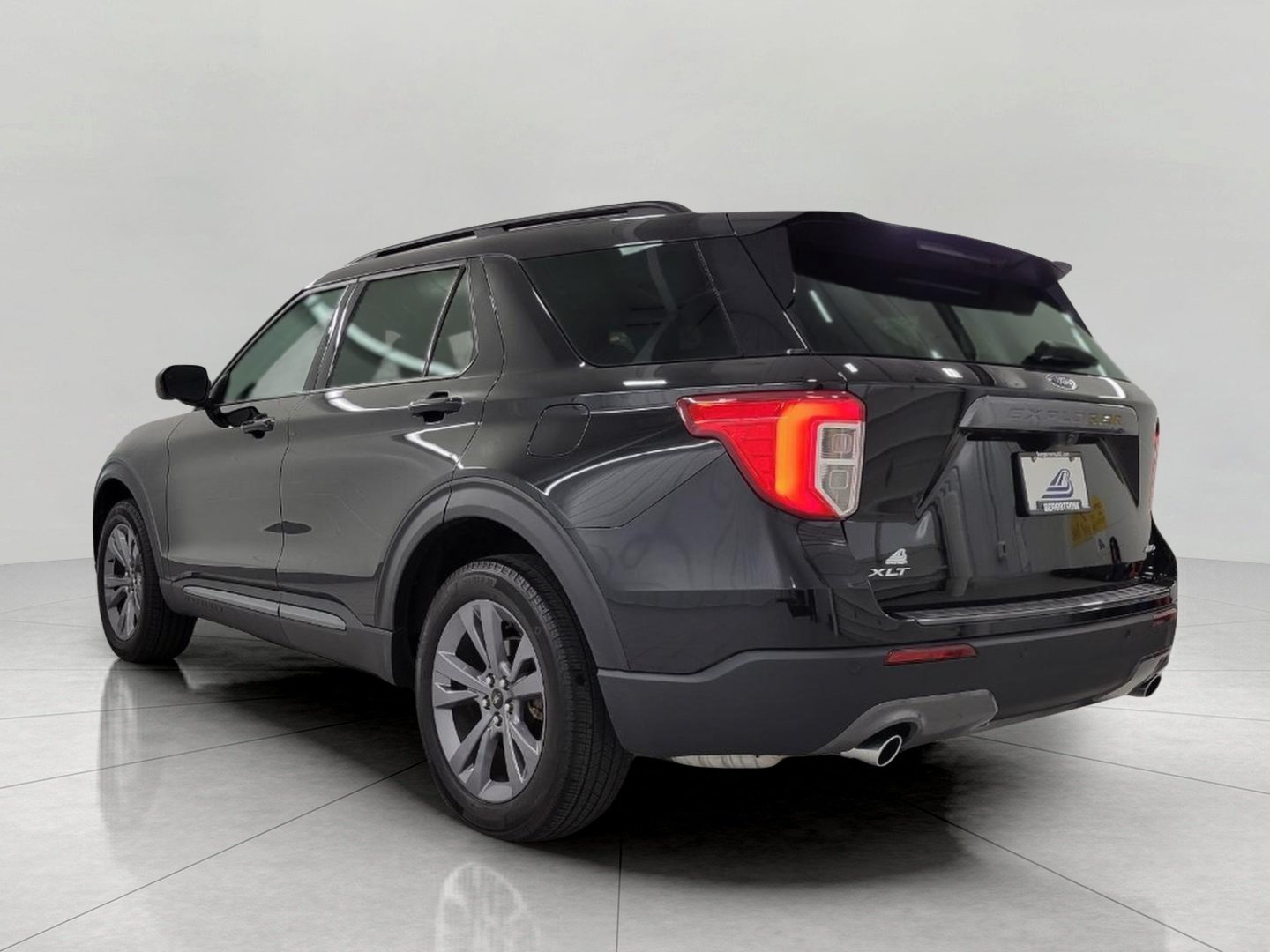 Used 2023 Ford Explorer XLT w/ Equipment Group 202A AWD/4WD image 50