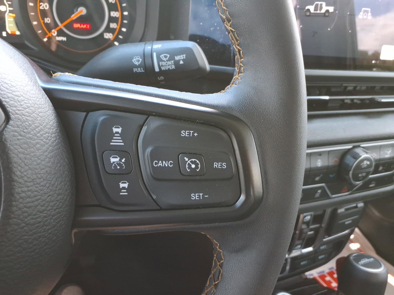 Used 2024 Jeep Gladiator Sport AWD/4WD image 17