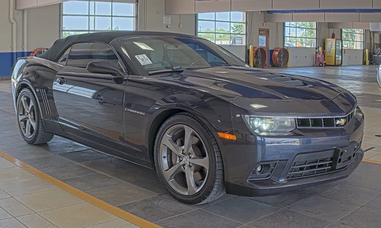 Used 2014 Chevrolet Camaro SS w/ RS Package RWD image 4