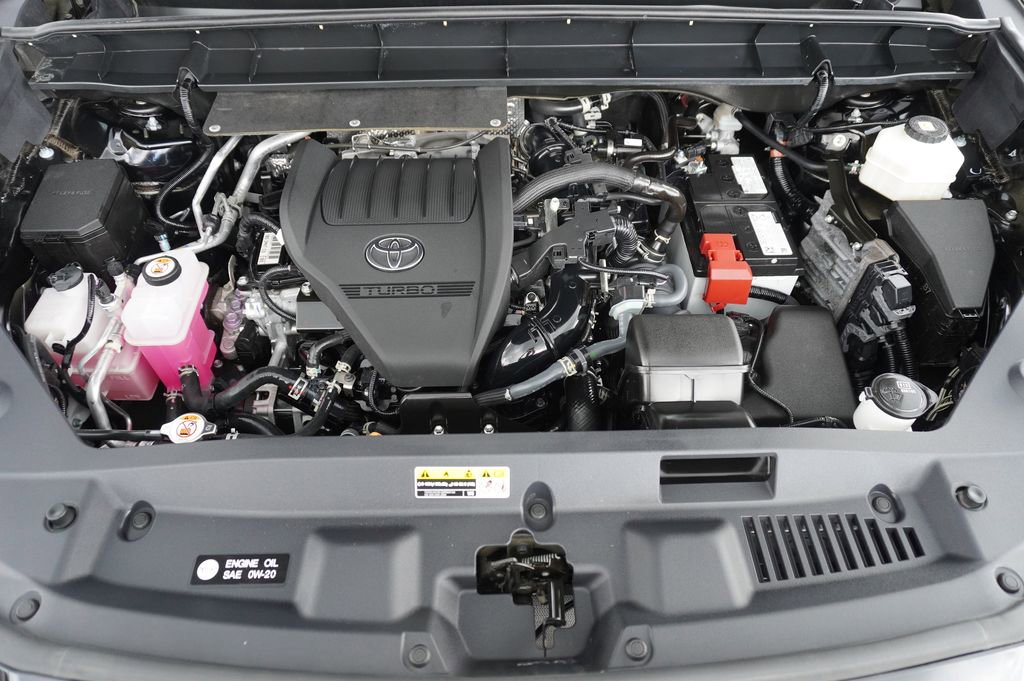 Certified 2024 Toyota Highlander XLE AWD/4WD image 24