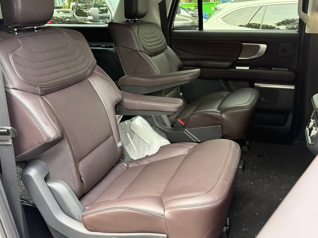 New 2026 Ford Expedition Max Platinum w/ Platinum Ultimate Package AWD/4WD image 15