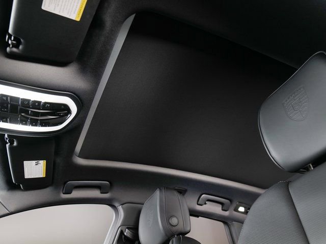 Certified 2026 Porsche Macan AWD/4WD image 26