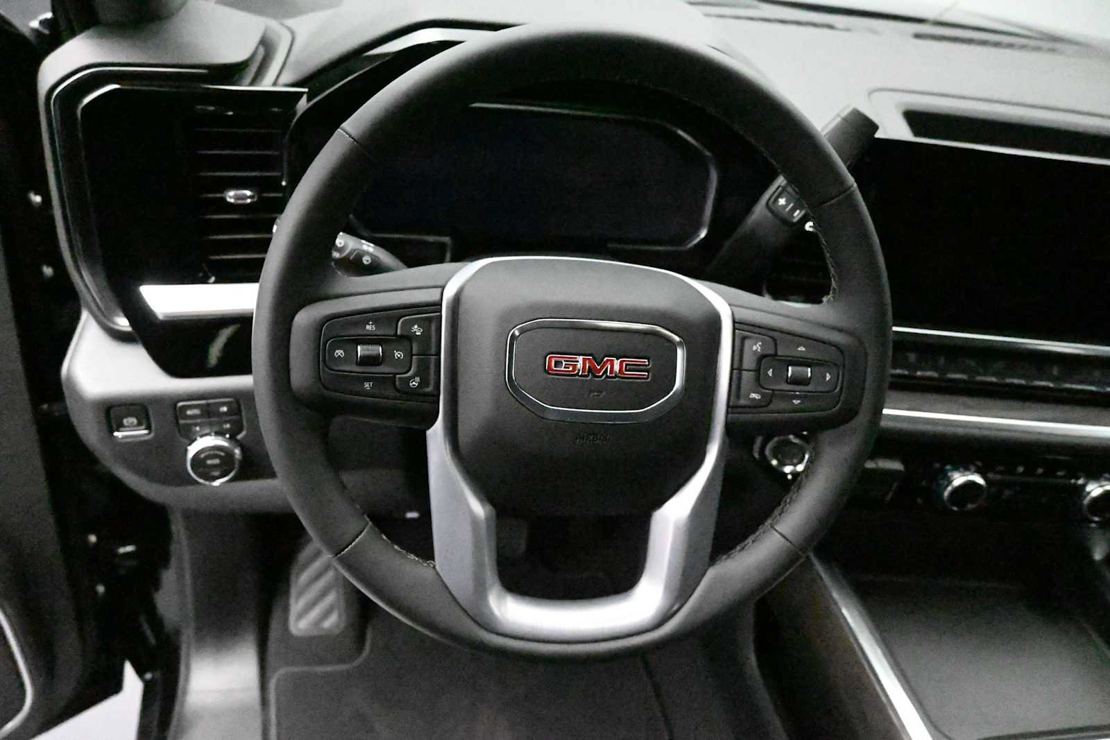 New 2026 GMC Sierra 2500 SLT w/ SLT Premium Package AWD/4WD image 12