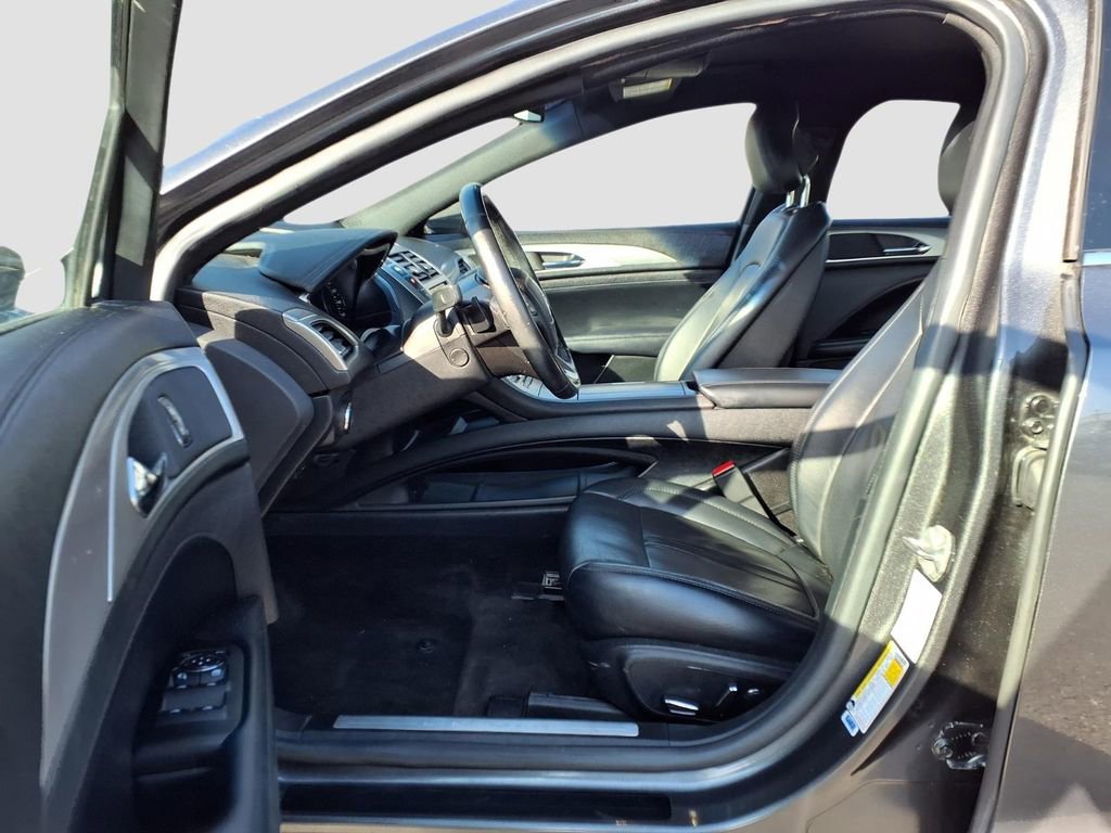 Used 2017 Lincoln MKZ Reserve FWD image 29