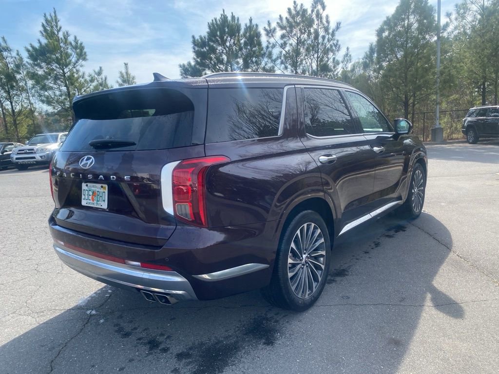 Used 2024 Hyundai Palisade Calligraphy image 3