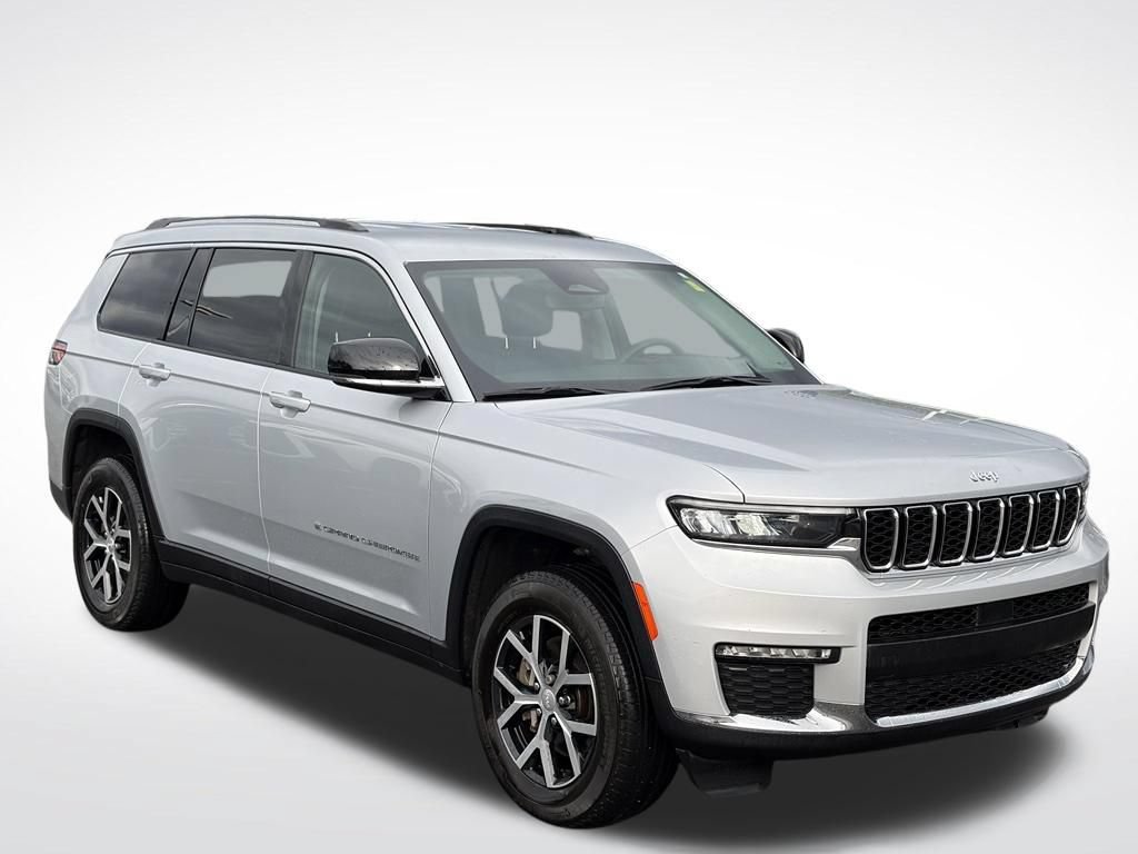 Used 2023 Jeep Grand Cherokee L Limited AWD/4WD image 2