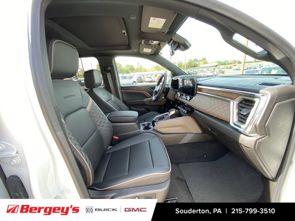 New 2026 GMC Canyon Denali w/ LPO, Black Badging Package AWD/4WD image 30