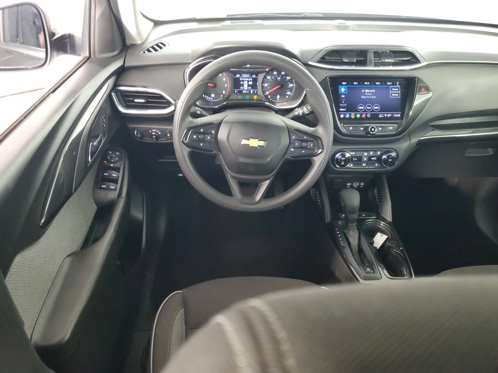 Used 2023 Chevrolet TrailBlazer LT w/ Convenience Package FWD image 14