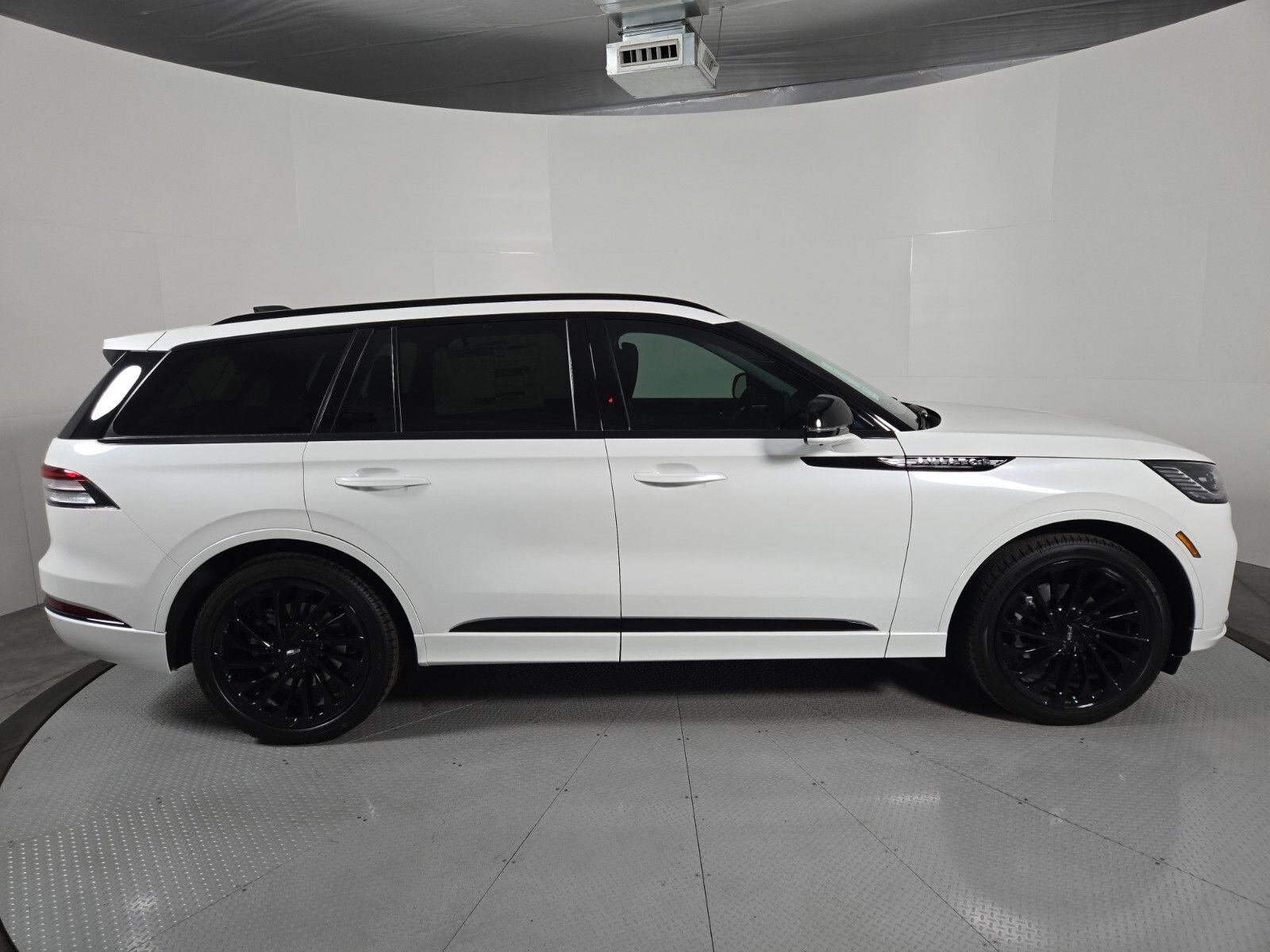 New 2026 Lincoln Aviator Reserve image 3