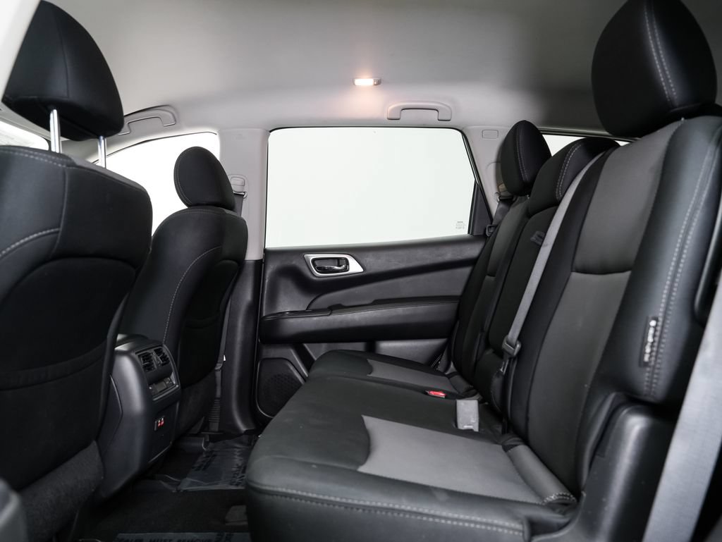 Used 2019 Nissan Pathfinder SV AWD/4WD image 25