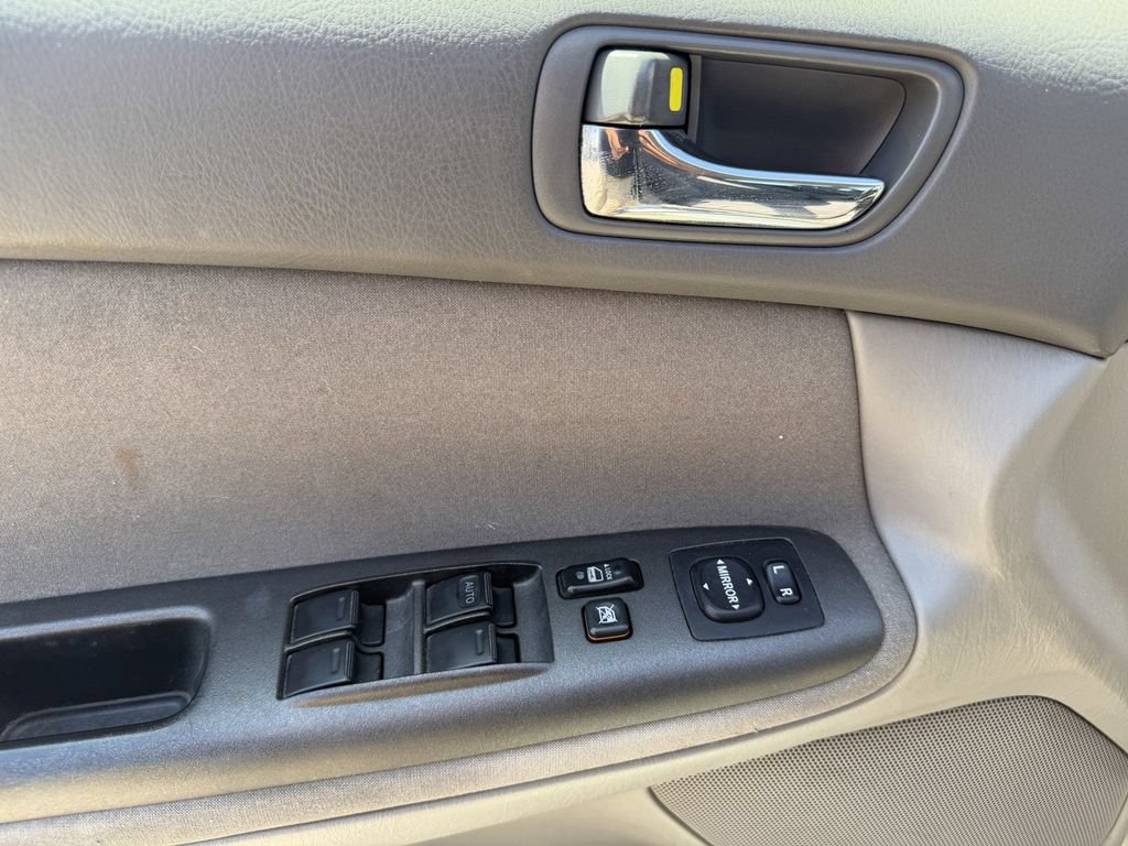 Used 2006 Toyota Camry LE FWD image 21
