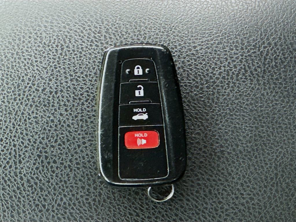 Used 2019 Toyota Camry LE w/ Convenience Package FWD image 22